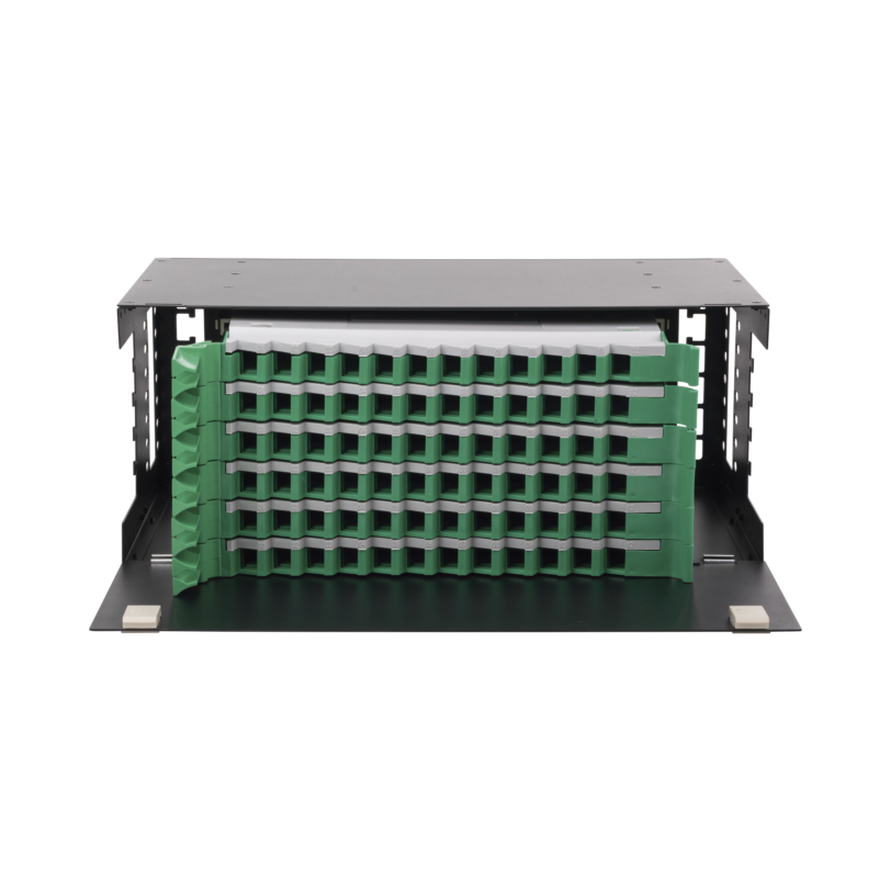 Distribuidor de Fibra Óptica con bandejas deslizables, vacío, 19in, acepta 72 adaptadores LC Duplex o LC Simplex o 72 SC Simplex, 4U