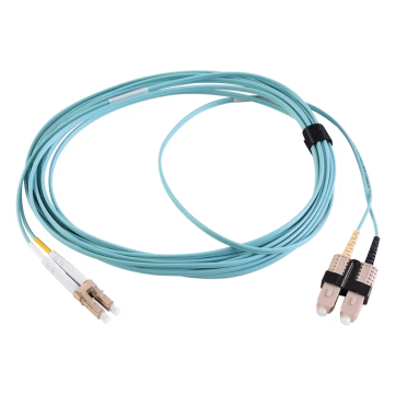 Jumper de Fibra Óptica Multimodo 50/125 XGLO OM3, LC-SC Duplex, OFNR, Color Aqua, 1 Metro