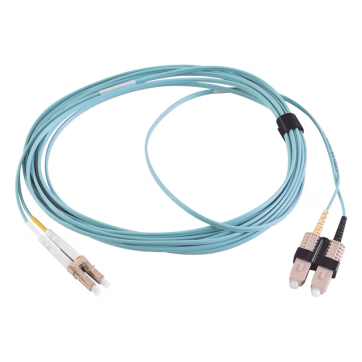 Jumper de Fibra Óptica Multimodo 50/125 XGLO OM3, LC-SC Duplex, OFNR, Color Aqua, 5 Metros