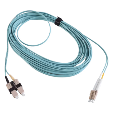 Jumper de Fibra Óptica Multimodo 50/125 XGLO OM3, LC-SC Duplex, OFNR, Color Aqua, 10 Metros