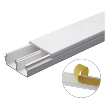 Canaleta en color blanco de PVC auto extinguible, con divisón 35 x 17, tramo de 6 pies, con cinta adhesiva (5301-21252)